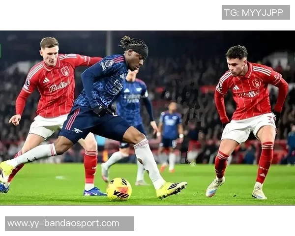 英超精彩对决曼城热刺互交白卷维拉小蜜蜂争夺激烈曼联绝杀富勒姆逆转胜利