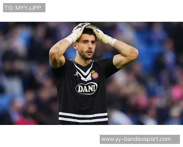 西媒报道埃里克加西亚上半场头部受伤巴萨谨慎换人确保球员安全