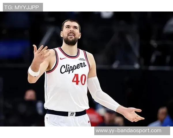 快船薪资压力与战绩下滑并存未来前景堪忧令人担忧 快船薪资压力与战绩下滑并存未来前景堪忧令人担忧